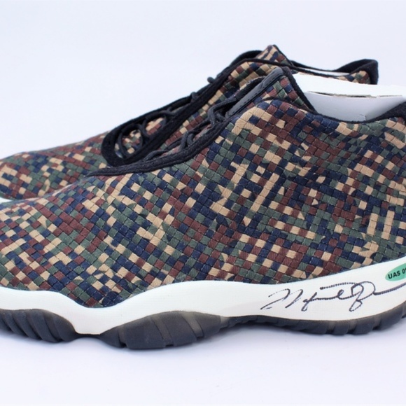 Signed Jordan Nike Air Future Authenticity Card - Picture 7 of 8